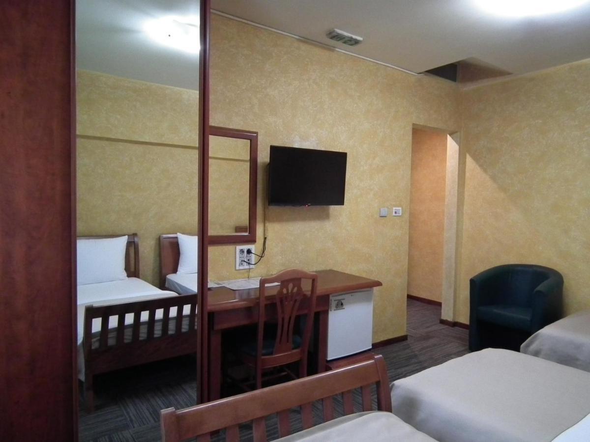 Hotel Kerber Podgorica Luaran gambar