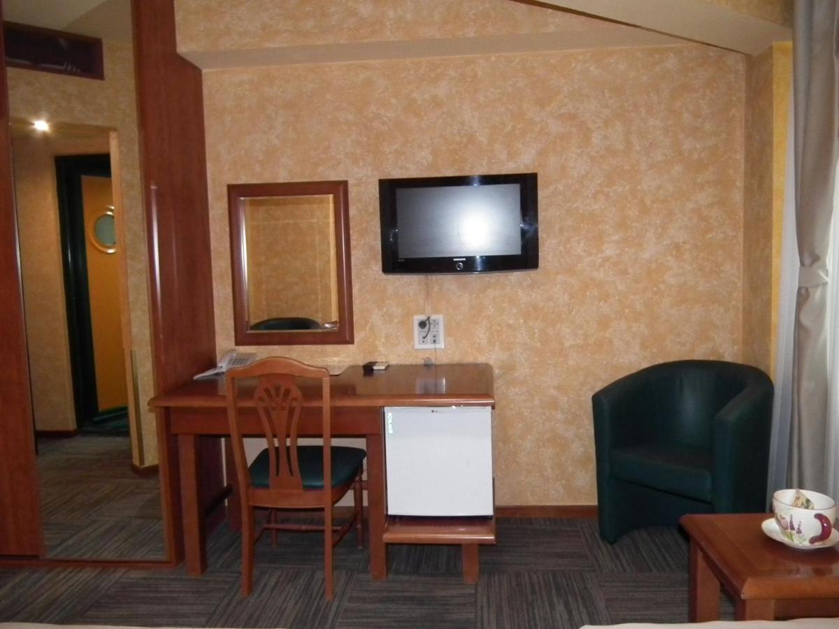 Hotel Kerber Podgorica Luaran gambar