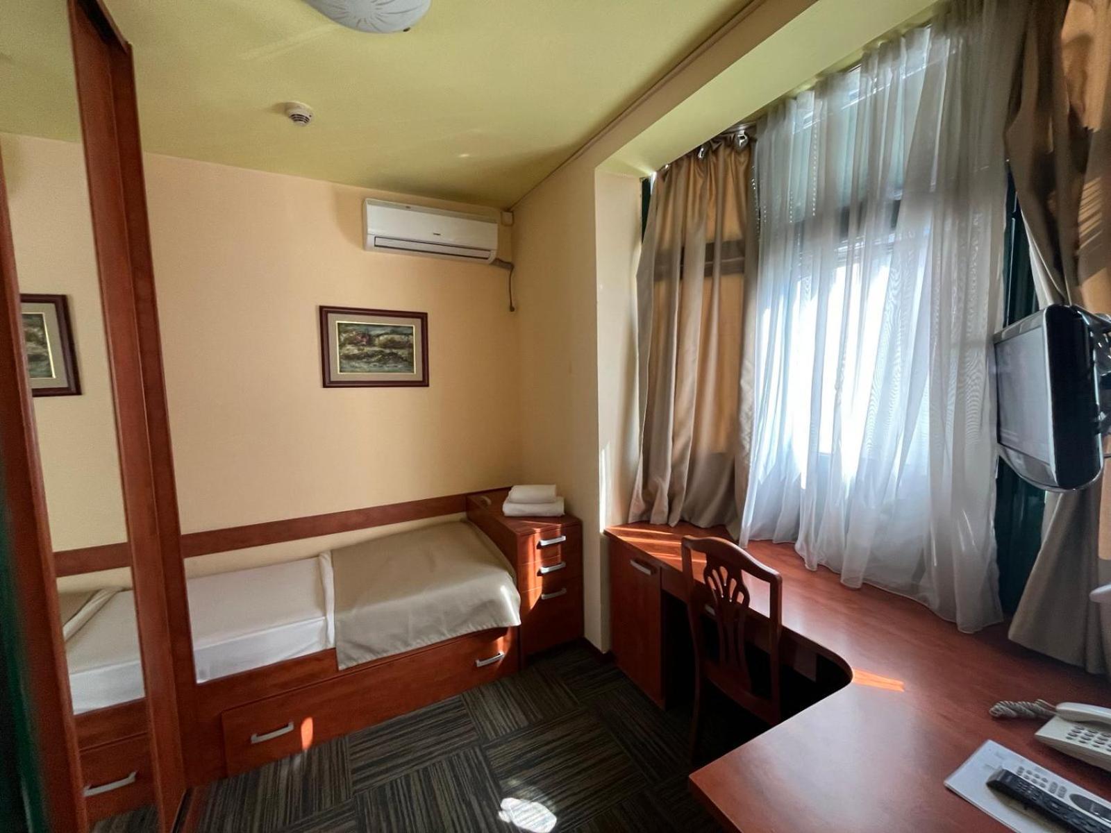 Hotel Kerber Podgorica Luaran gambar