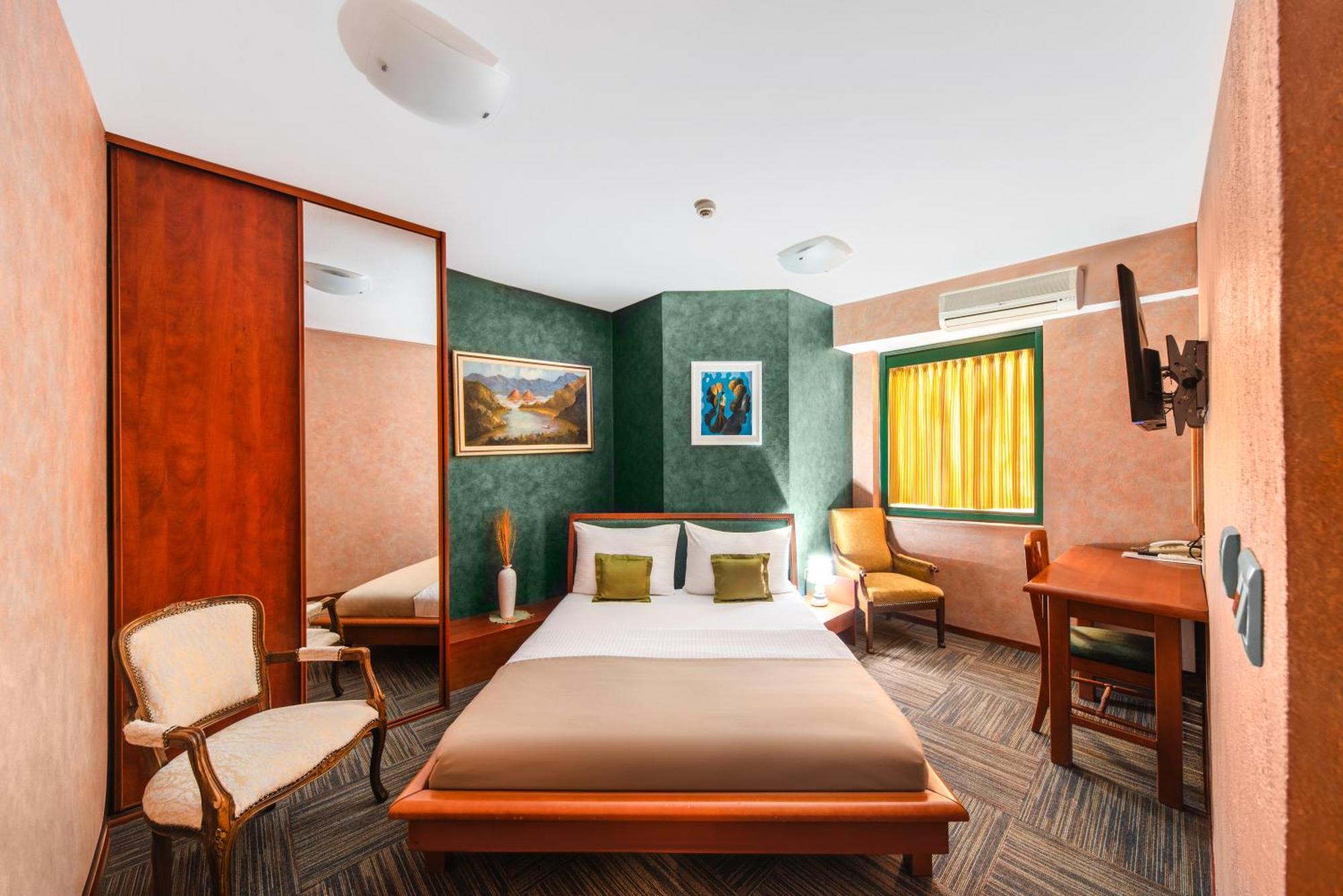 Hotel Kerber Podgorica Luaran gambar